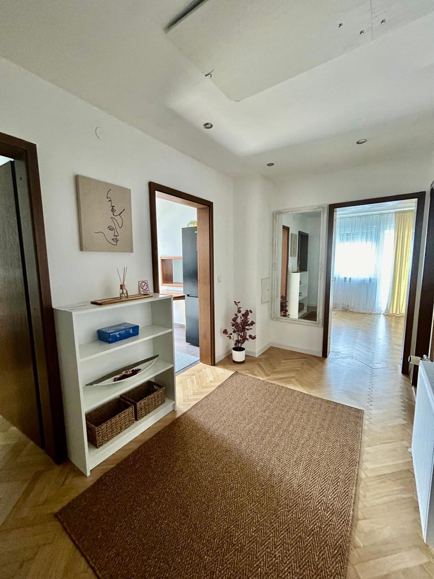 Apartman Tony Deluxe Near Zagreb Airport Велика-Горица Экстерьер фото