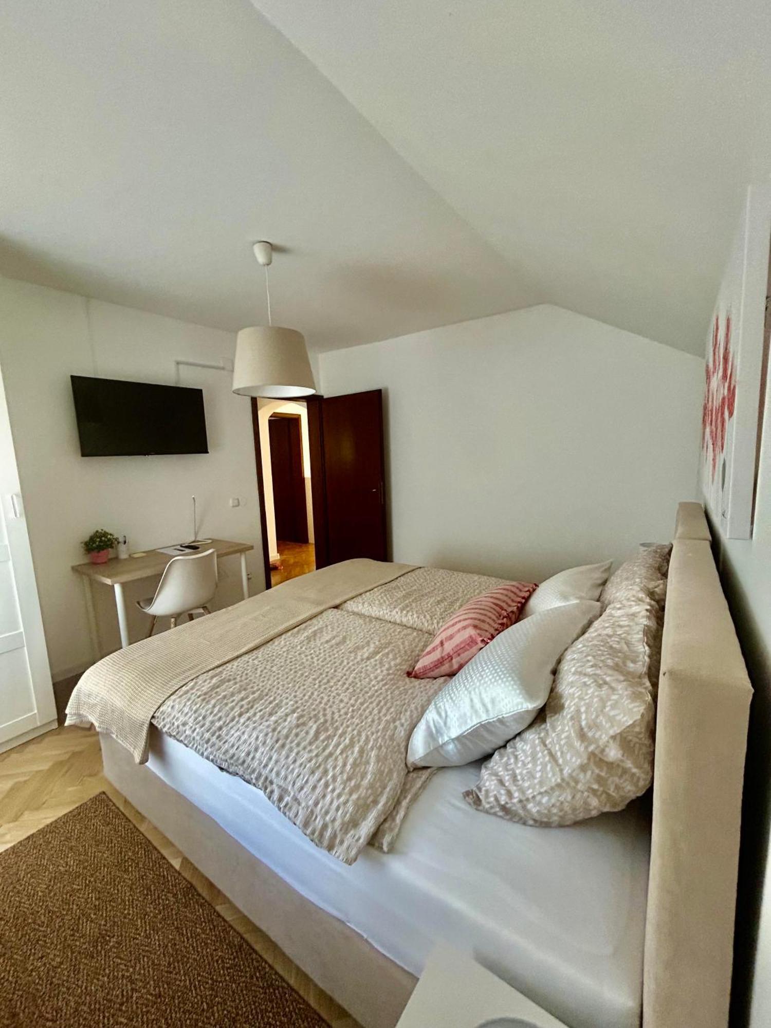Apartman Tony Deluxe Near Zagreb Airport Велика-Горица Экстерьер фото