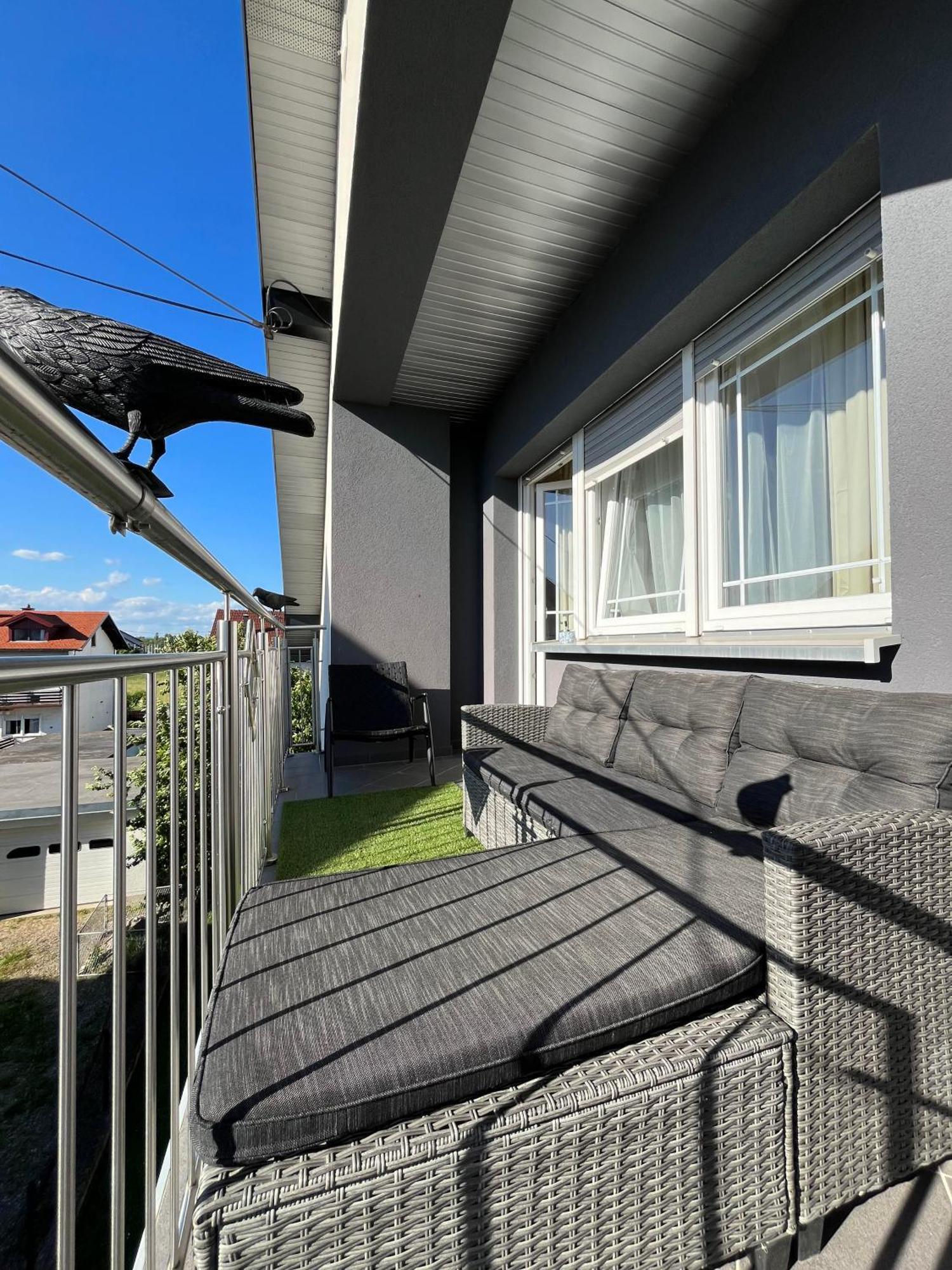 Apartman Tony Deluxe Near Zagreb Airport Велика-Горица Экстерьер фото